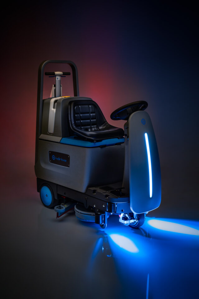 i-Drive_V22-BV-Angled-Right-Front-Dark_ONLINE