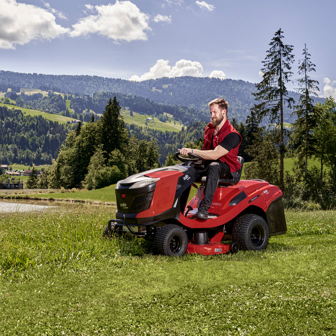 127692-tractor-t22-103-3-hd-a-v2-webshop-mood-1_v1