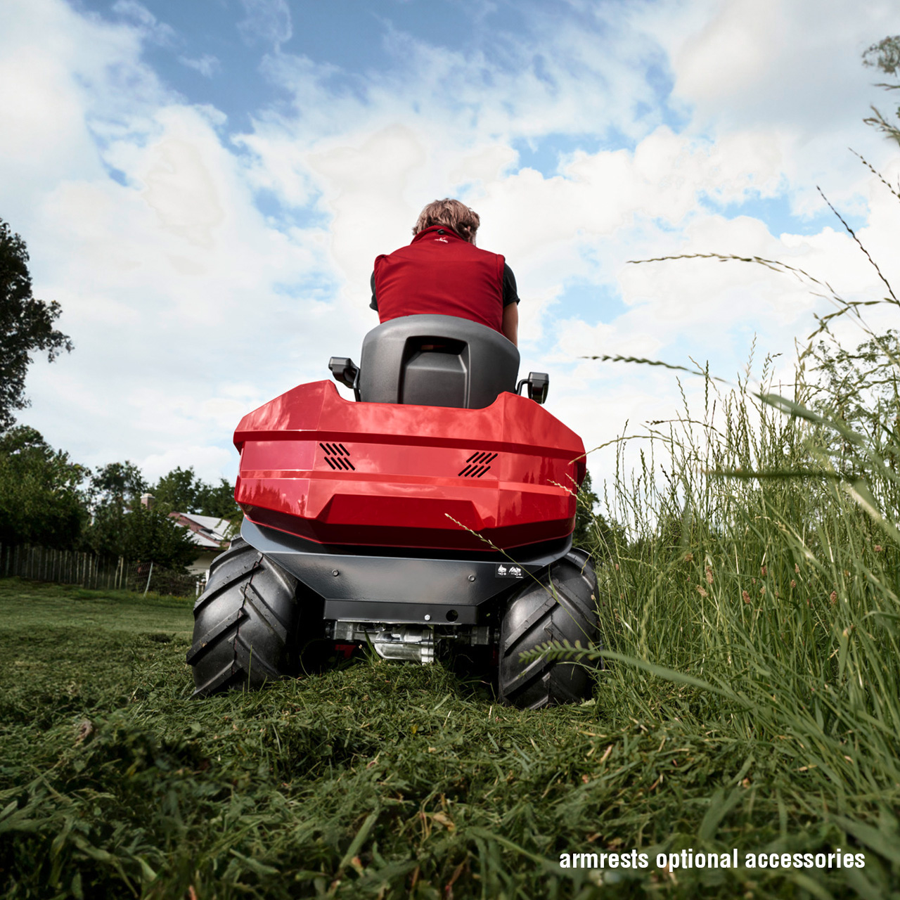 127709-high-grass-traktor-t22-110-4-hdh-a-v2-webshop-mood-5_v1